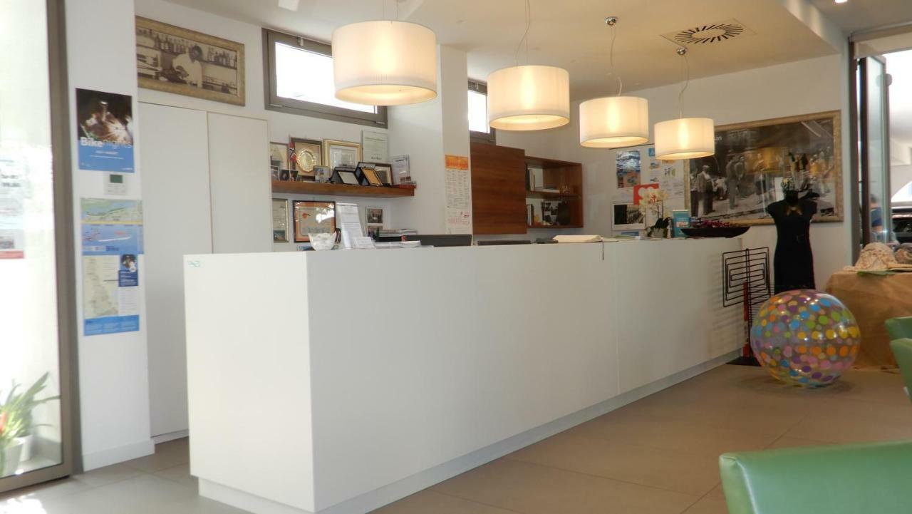 Hotel Luciana Bibione Exterior foto